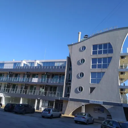 Silver Beаch Apartment