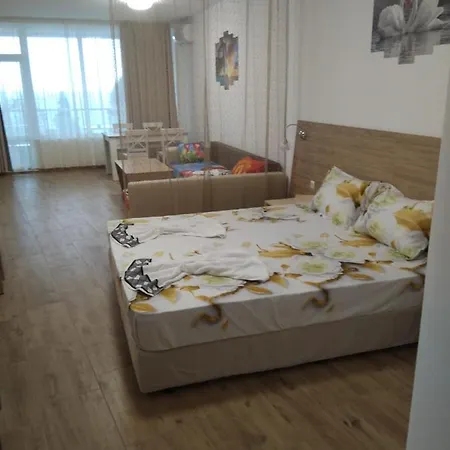 Silver Beаch Apartment